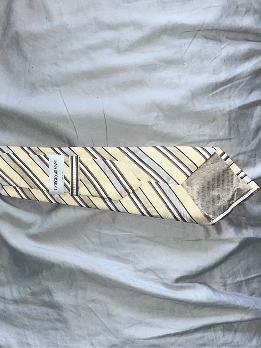 Giorgio Armani Cravatte Silk Tie Cream striped Geometric Pattern Made in Italy